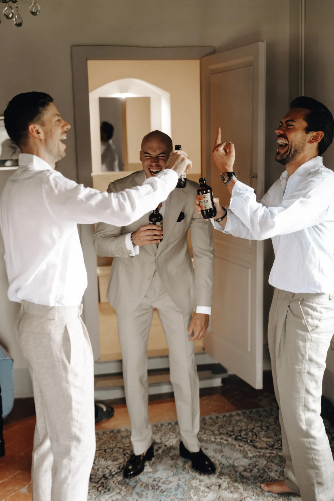 Getting Ready des Bräutigams – Hochzeit in der Toskana