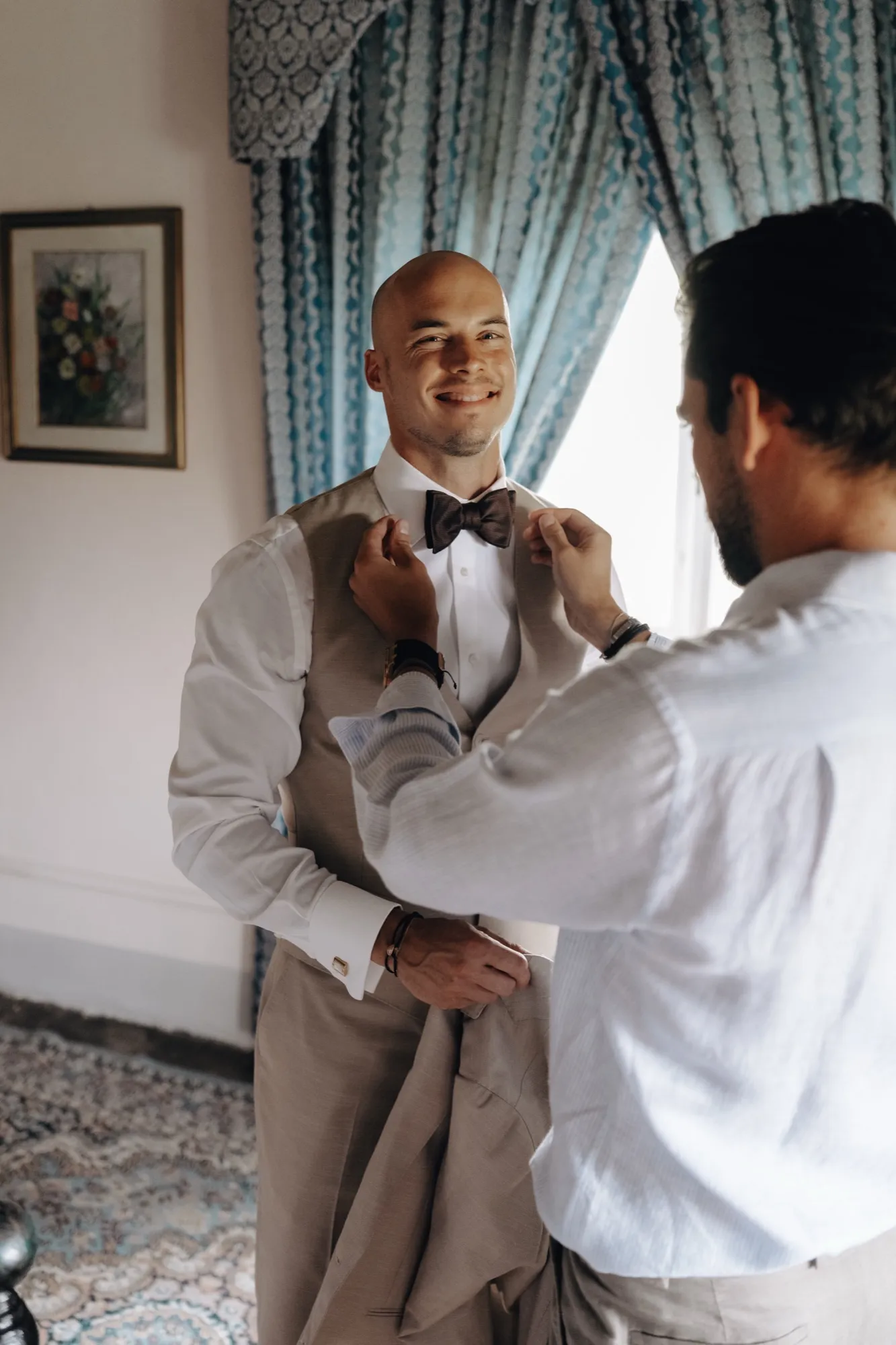 Getting Ready des Bräutigams – Hochzeit in der Toskana